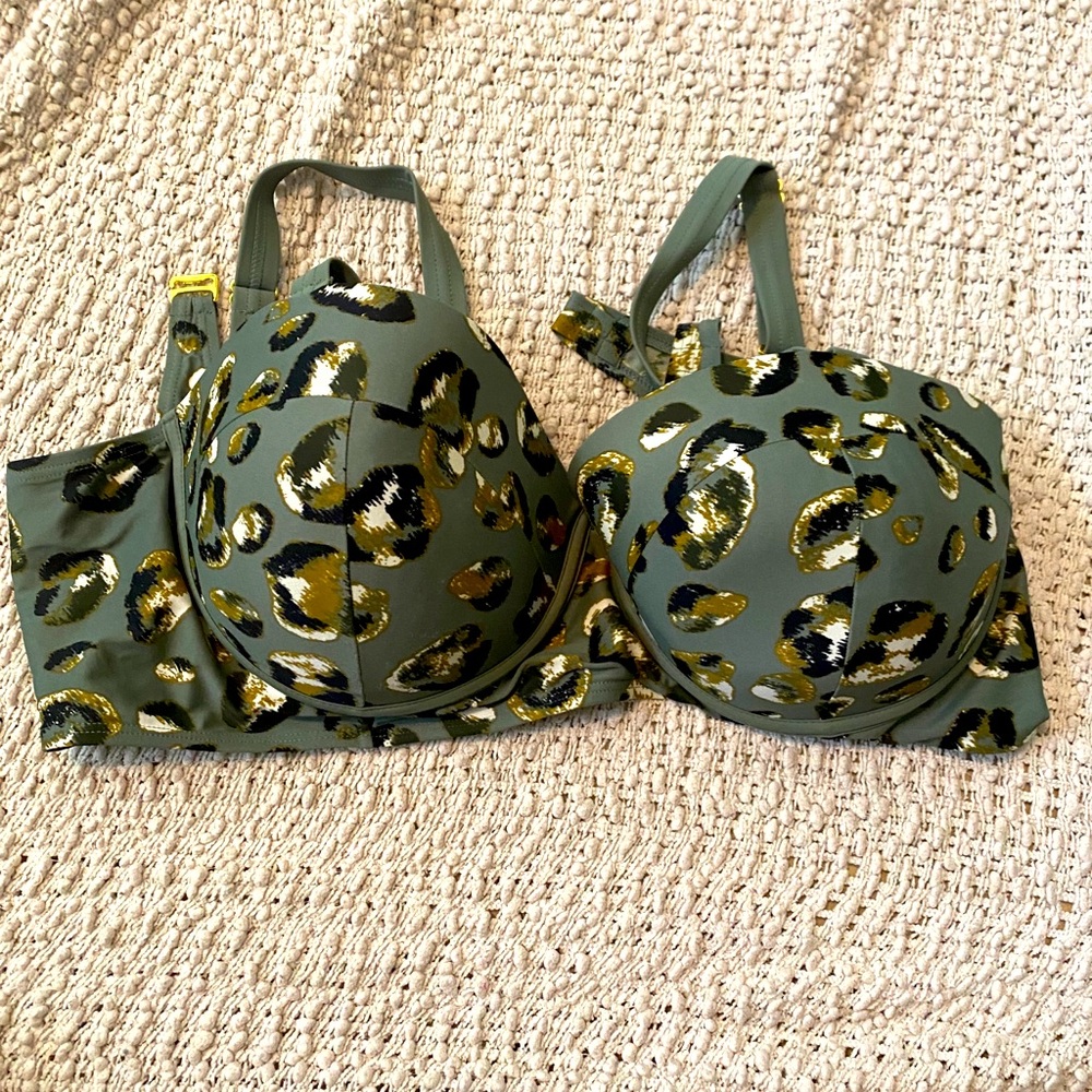Animal print bikini top